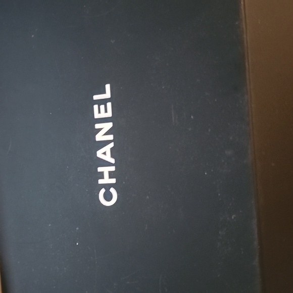 Chanel Black Velvet Scrunchie - Picture 2 of 2